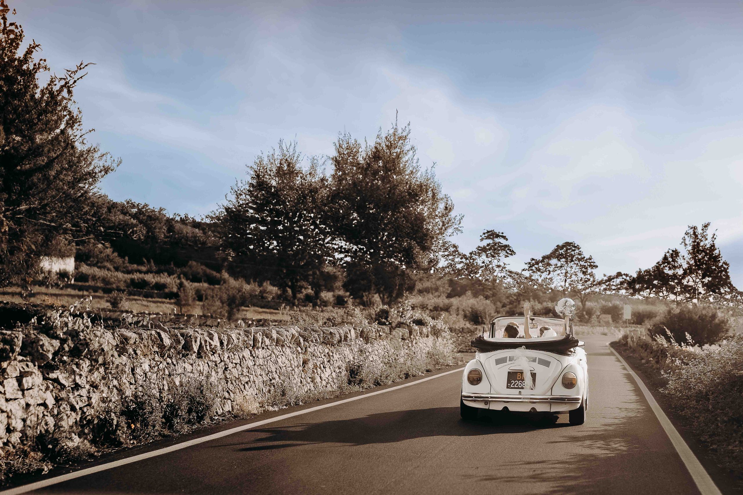 Le Ultime Tendenze nella Fotografia di Matrimonio: Consigli su Pose, Location in Puglia e Stili Fotografici