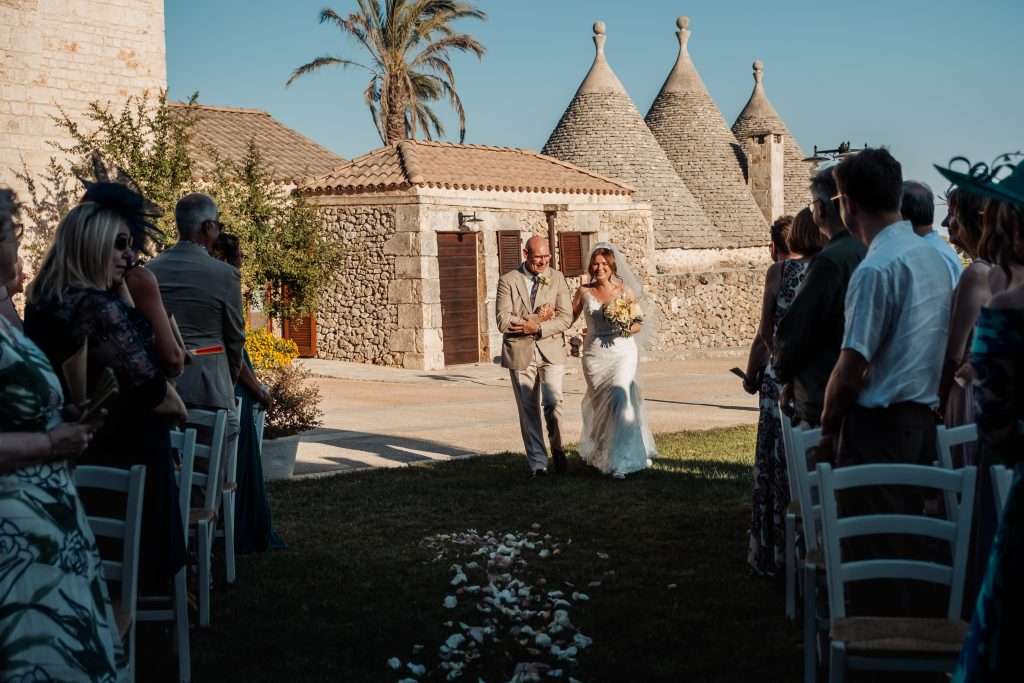 Una location da favolo con i trulli per il tuo matrimonio in puglia - ph. Giuseppe Memphis