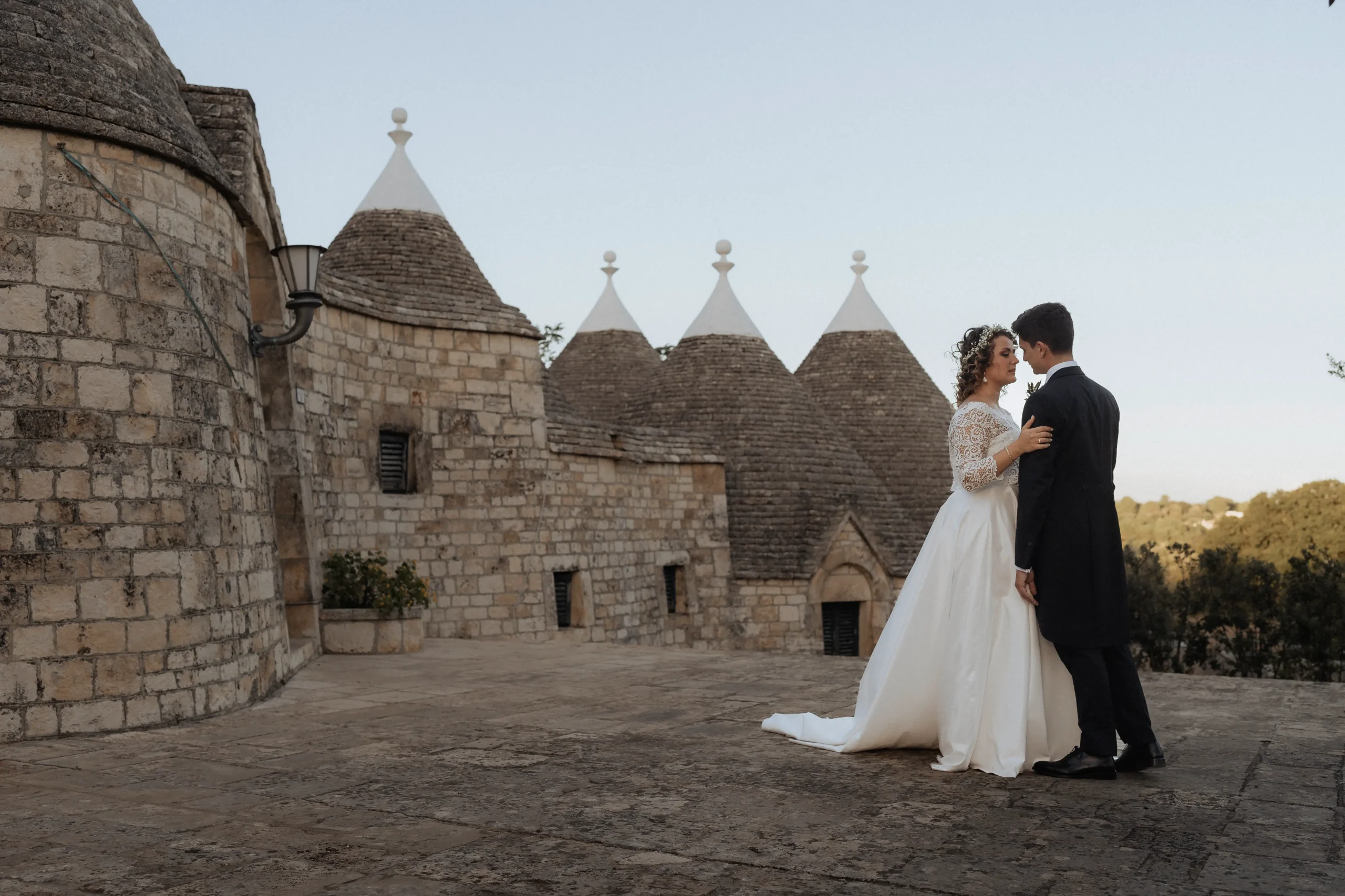 fotografo matrimonio Alberobello trulli coppia Puglia