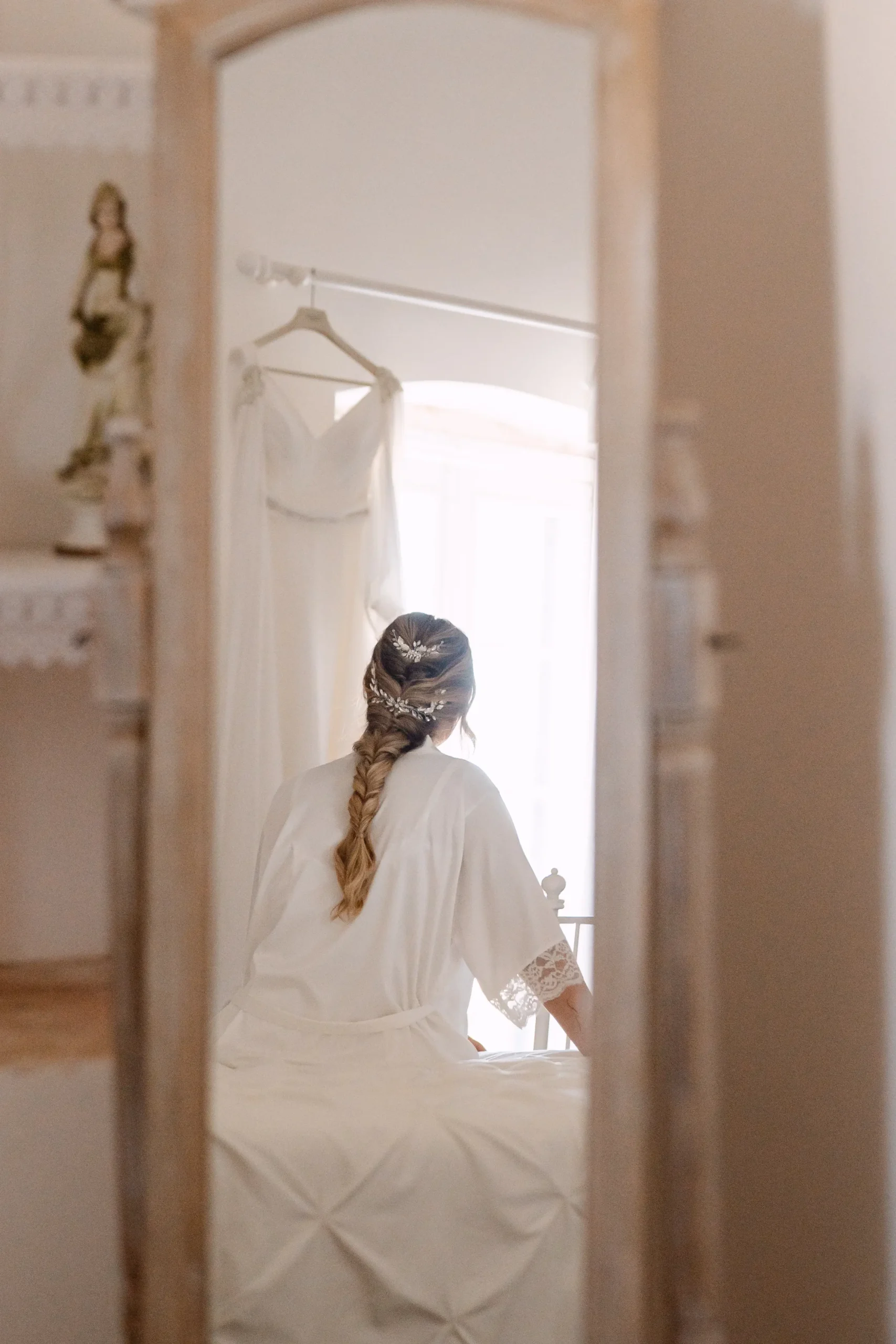 Momenti autentici durante i preparativi del matrimonio a Masseria Luco