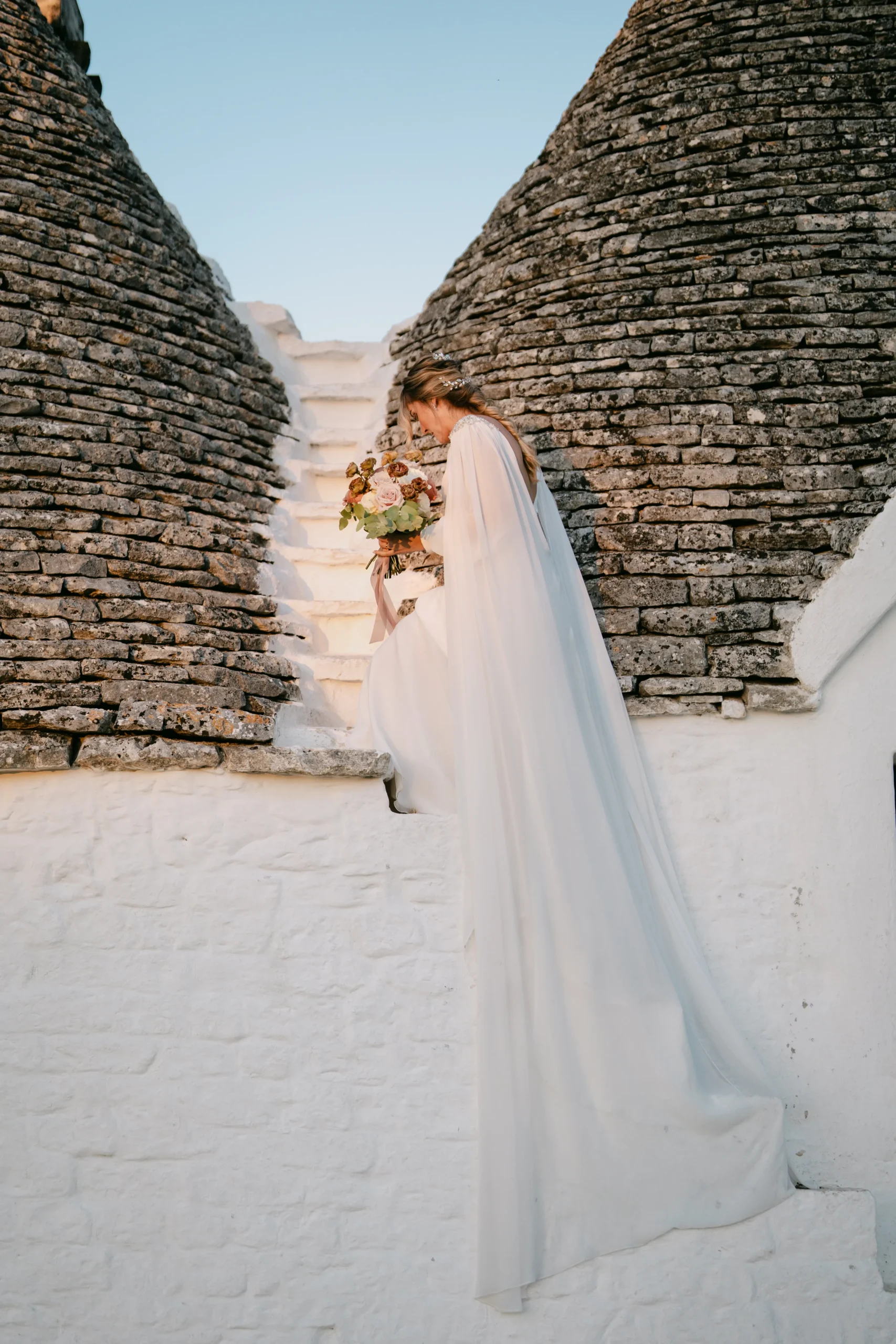 Momento di coppia matrimonio in Puglia con luce naturale