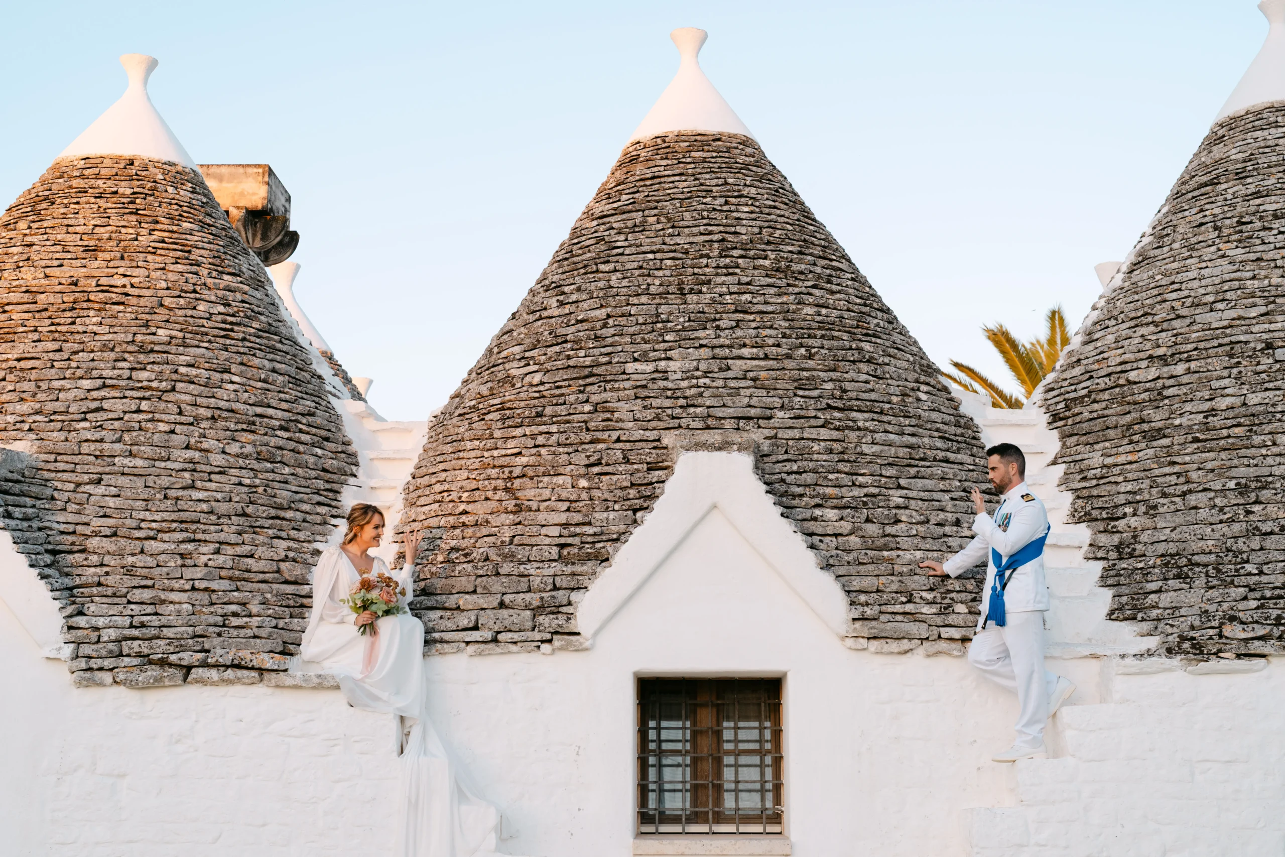 Patricia e Mirko durante il matrimonio a Masseria Luco in Puglia