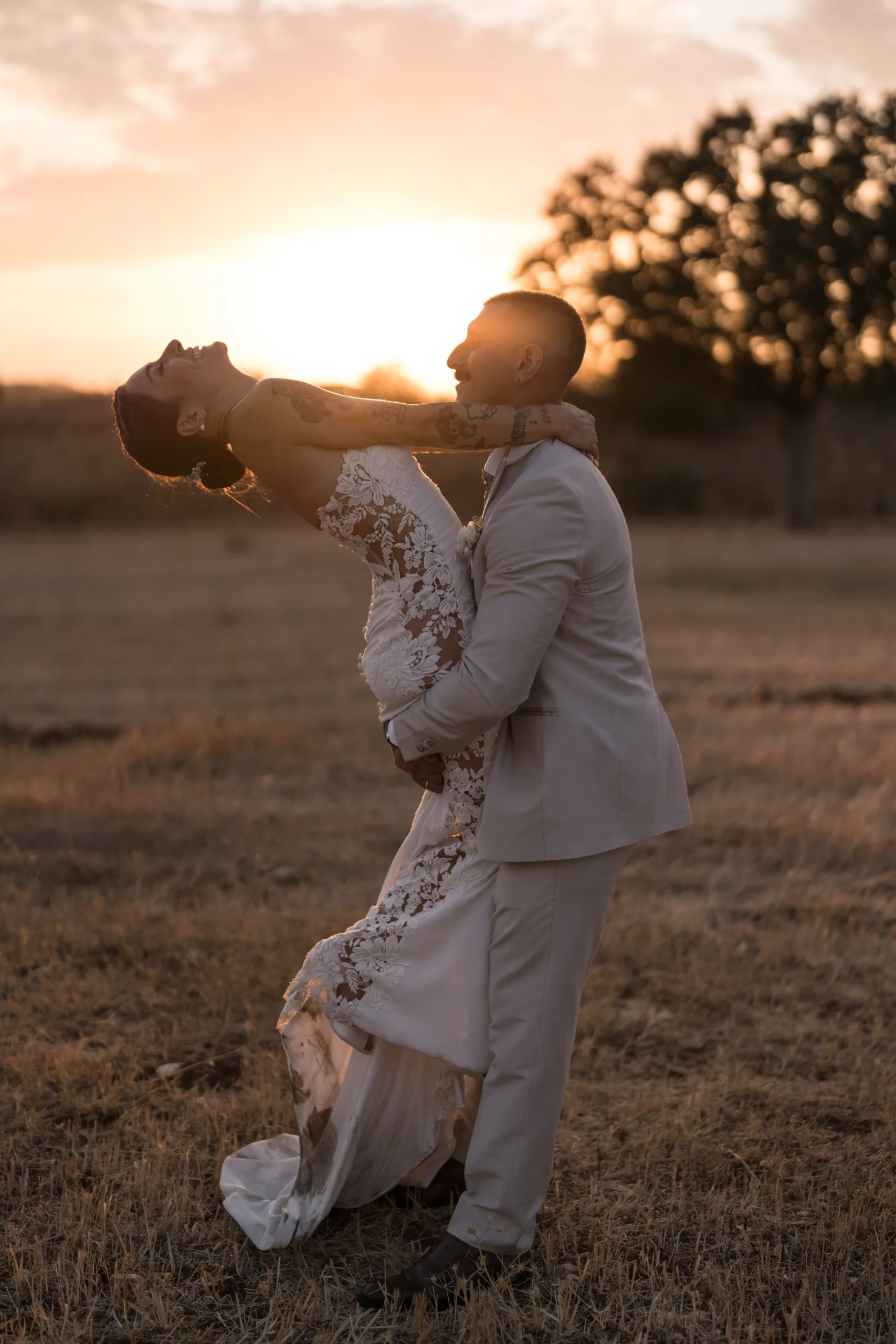 sposi durante il matrimonio in Puglia fotografia in bianco e nero