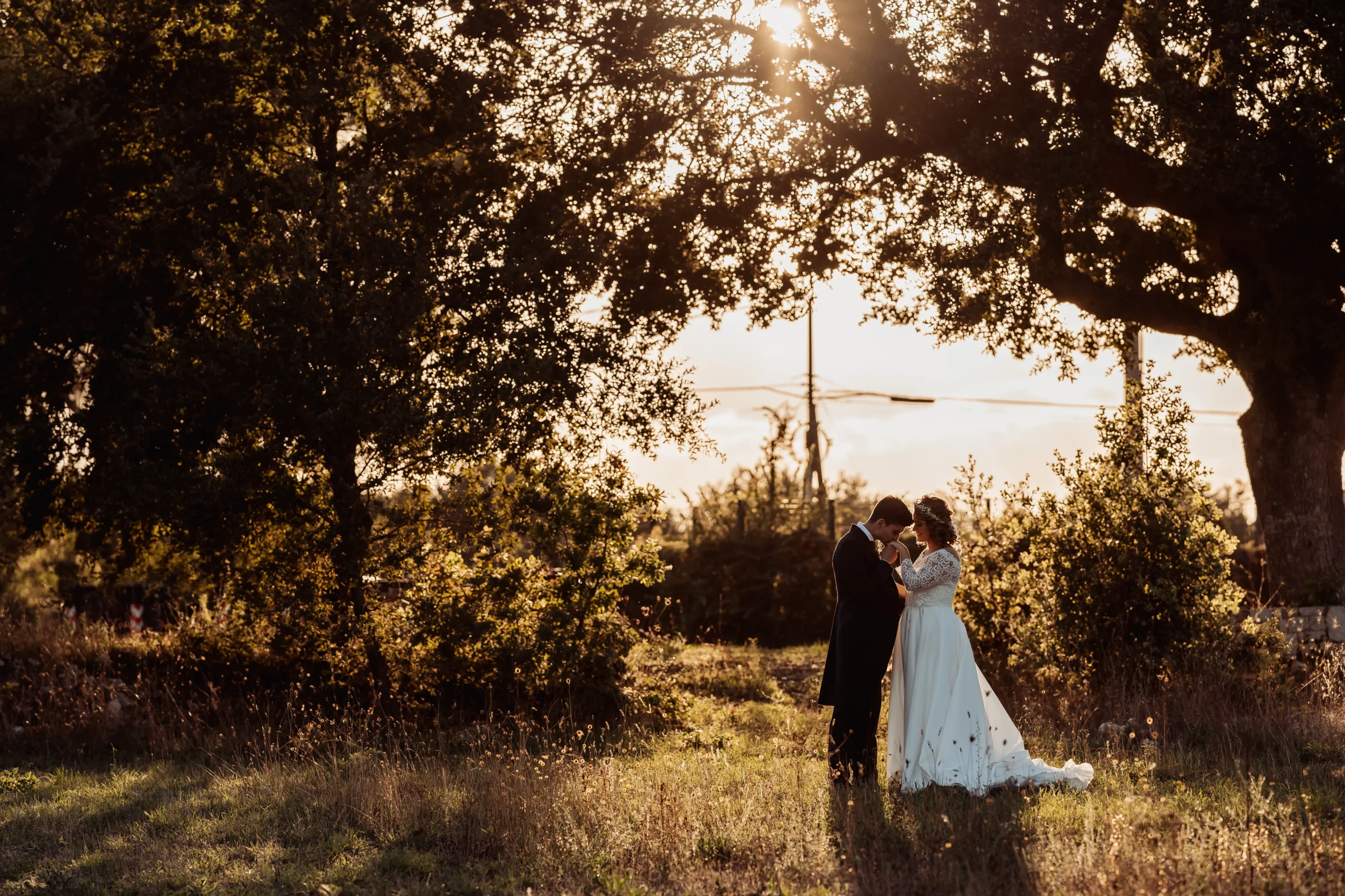 sposi tra ulivi Monopoli matrimonio Puglia